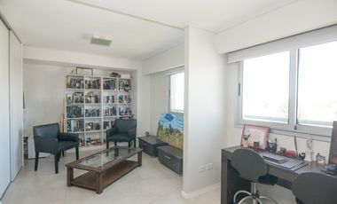 Departamento triplex muy luminoso con cuatro cocheras y parrilla privada - Quilmes