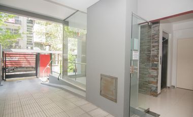 Departamento triplex muy luminoso con cuatro cocheras y parrilla privada - Quilmes