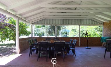 CASA QUINTA EN VENTA EN 20 DE JUNIO , PARQUE Y PILETA