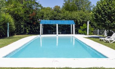 CASA QUINTA EN VENTA EN 20 DE JUNIO , PARQUE Y PILETA