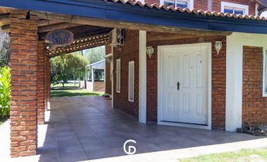 CASA QUINTA EN VENTA EN 20 DE JUNIO , PARQUE Y PILETA
