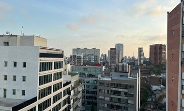 Oficina en Alquiler semipiso alto sobre Av. Libertador - Núñez - Cochera