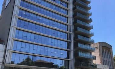 Oficina en Alquiler semipiso alto sobre Av. Libertador - Núñez - Cochera