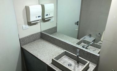 Oficina en Alquiler semipiso alto sobre Av. Libertador - Núñez - Cochera