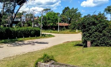Casa en venta - 3 dormitorios 2 baños - 225mts2 - Villa Gesell