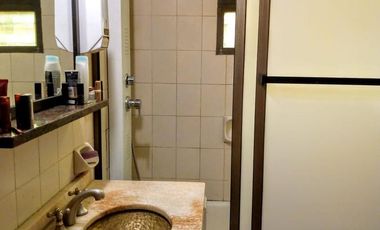 Casa en venta - 3 dormitorios 2 baños - 225mts2 - Villa Gesell