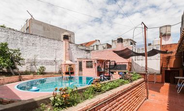 Casa de 3 ambientes con pileta en Wilde