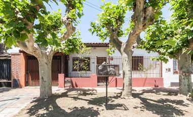 Casa de 3 ambientes con pileta en Wilde