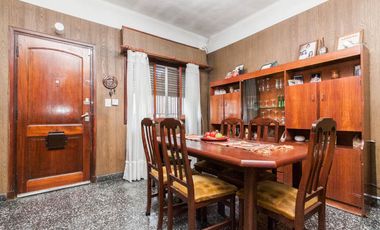 Casa de 3 ambientes con pileta en Wilde