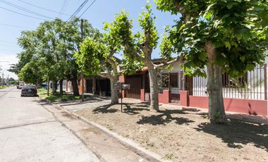 Casa de 3 ambientes con pileta en Wilde