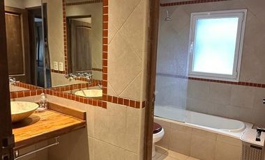Casa en venta en el Barrio Privado Bermudas, Pilar