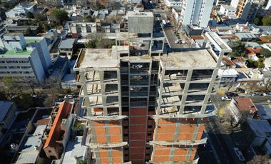 Departamento  en venta 1 dormitorio 45  metros-frente-Pozo - Avenida 7-La Plata