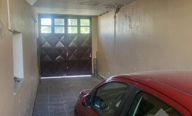 Venta Local comercial y 2 dptos en calle San Martin,  pleno centro de Neuquén