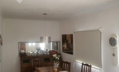 Venta Local comercial y 2 dptos en calle San Martin,  pleno centro de Neuquén