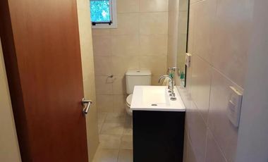 Casa en alquiler - 3 Dormitorios 3 Baños - Cochera - 836Mts2 - La Plata