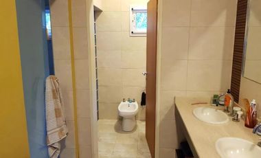 Casa en alquiler - 3 Dormitorios 3 Baños - Cochera - 836Mts2 - La Plata