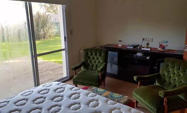 Casa en alquiler - 3 Dormitorios 3 Baños - Cochera - 836Mts2 - La Plata