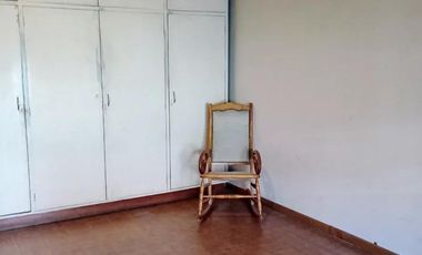 Casa en venta - 3 Dormitorios 1 Baño - Cochera - 240Mts2 - Lanús
