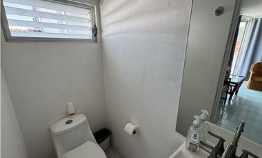 CASA EN VENTA A ORILLA DEL LAGO 