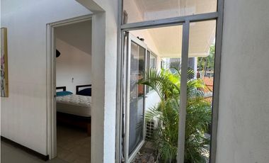 CASA EN VENTA A ORILLA DEL LAGO 