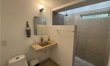 CASA EN VENTA A ORILLA DEL LAGO 