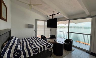 CASA EN VENTA A ORILLA DEL LAGO 