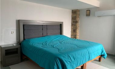CASA EN VENTA A ORILLA DEL LAGO 