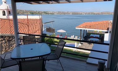 CASA EN VENTA A ORILLA DEL LAGO 