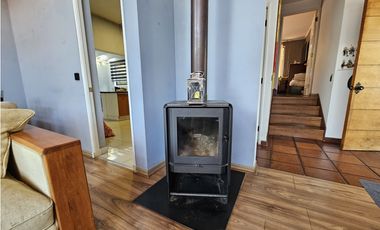 LOMAS DE CURAUMA / CASA CON PISCINA TEMPERADA / 4D 4B 3E