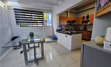 LOMAS DE CURAUMA / CASA CON PISCINA TEMPERADA / 4D 4B 3E