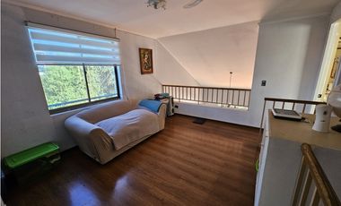 LOMAS DE CURAUMA / CASA CON PISCINA TEMPERADA / 4D 4B 3E