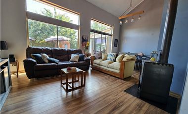 LOMAS DE CURAUMA / CASA CON PISCINA TEMPERADA / 4D 4B 3E