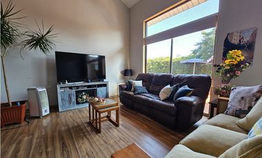 LOMAS DE CURAUMA / CASA CON PISCINA TEMPERADA / 4D 4B 3E