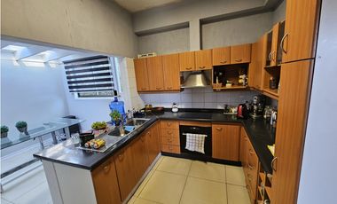 LOMAS DE CURAUMA / CASA CON PISCINA TEMPERADA / 4D 4B 3E