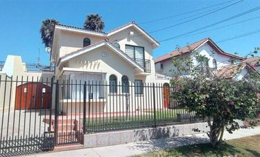 Casa en Arriendo en Ricardo Rivera Carvajal 466