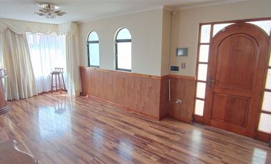 Casa en Arriendo en Ricardo Rivera Carvajal 466