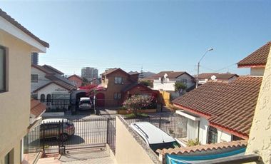 Casa en Arriendo en Ricardo Rivera Carvajal 466