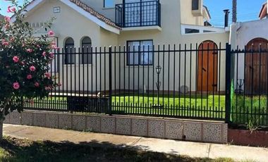 Casa en Arriendo en Ricardo Rivera Carvajal 466