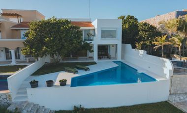 Villa en venta frente al mar en la exclusiva Comunidad de Puerto Aventuras