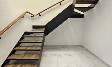 RESIDENCIA EN VENTA, 2 PLANTAS,  3 RECÁMARAS, 2.5 BAÑOS