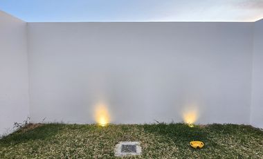 RESIDENCIA EN VENTA, 2 PLANTAS,  3 RECÁMARAS, 2.5 BAÑOS