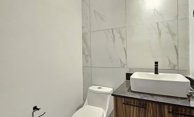 RESIDENCIA EN VENTA, 2 PLANTAS,  3 RECÁMARAS, 2.5 BAÑOS