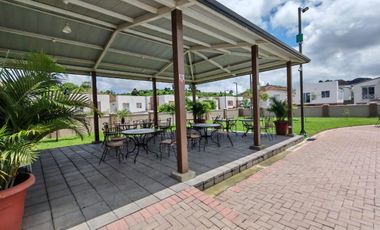 Casa en  Venta Urbanización Villas del Rey, Etapa Reina Leticia, DiaM