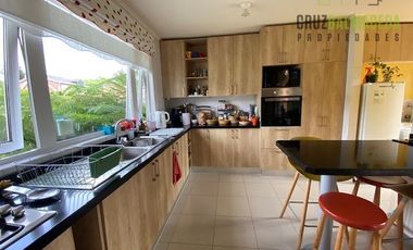 Casa en Venta en Dos Esteros, a pasos del Colegio San Javier