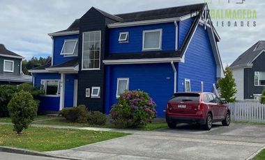 Casa en Venta en Dos Esteros, a pasos del Colegio San Javier