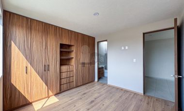 Casa en venta en Metepec a un costado del Parque Bicentenario con diseño moderno