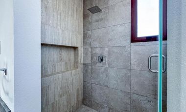 Casa en venta en Metepec a un costado del Parque Bicentenario con diseño moderno