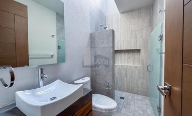 Casa en venta en Metepec a un costado del Parque Bicentenario con diseño moderno