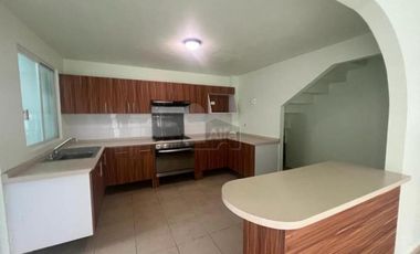 Casa en condominio en renta en Palma Real, Metepec, México