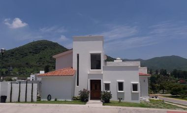 Casa Amueblada En Renta  En Senderos De Monte Verde.